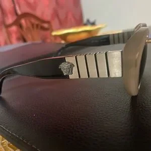 VERSACE SUNGLASSES VINTAGE SILVER AND BLACK MEDUSA 480/B COL. 681 VERSACE SUNGLASSES VINTAGE SILVER AND BLACK MEDUSA 480/B COL  main image 4